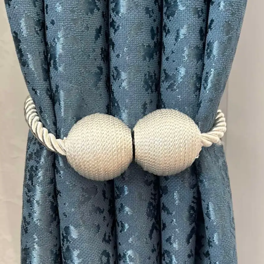 Magnet za zavjesu spaga bijeli Dekorativni magneti za zavjese - Image 1